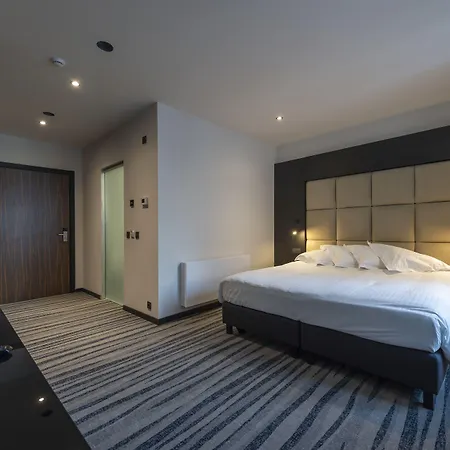 Monarc Hotel