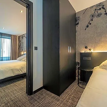 Monarc Hotel