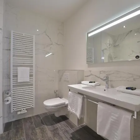 Monarc Szálloda 4*