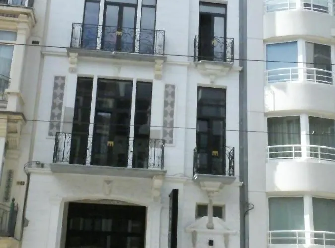 Monarc فندق أوستيند