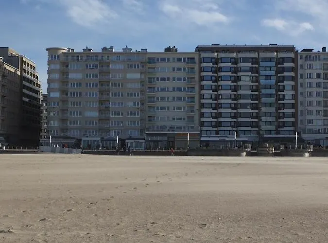 Monarc 4* أوستيند